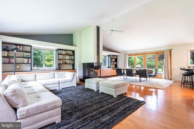 Building Photo - 125 Edison Furlong Rd