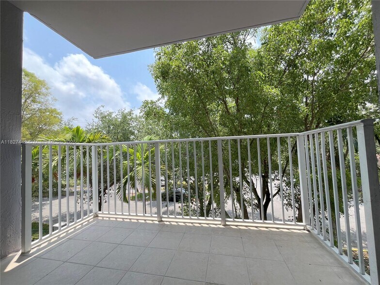 Building Photo - 2415 NW 16th Street Rd