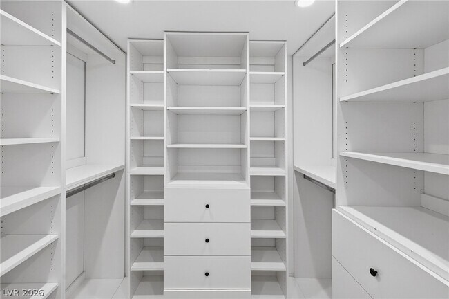 Building Photo - 5270 S Sepulveda Blvd