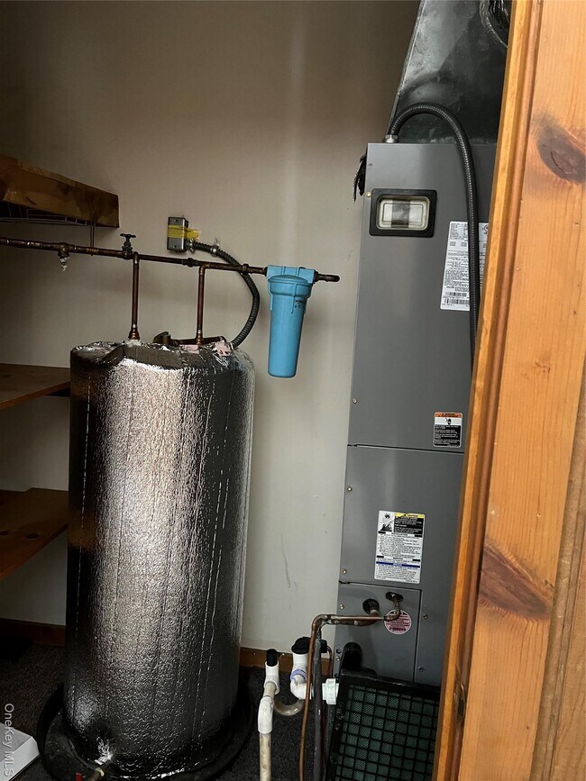 Building Photo - 1225 NY-9G