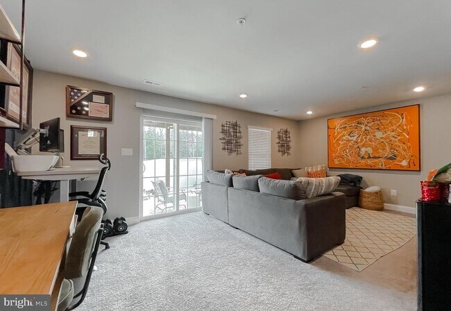 Building Photo - 23810 Myrtle Glen Way