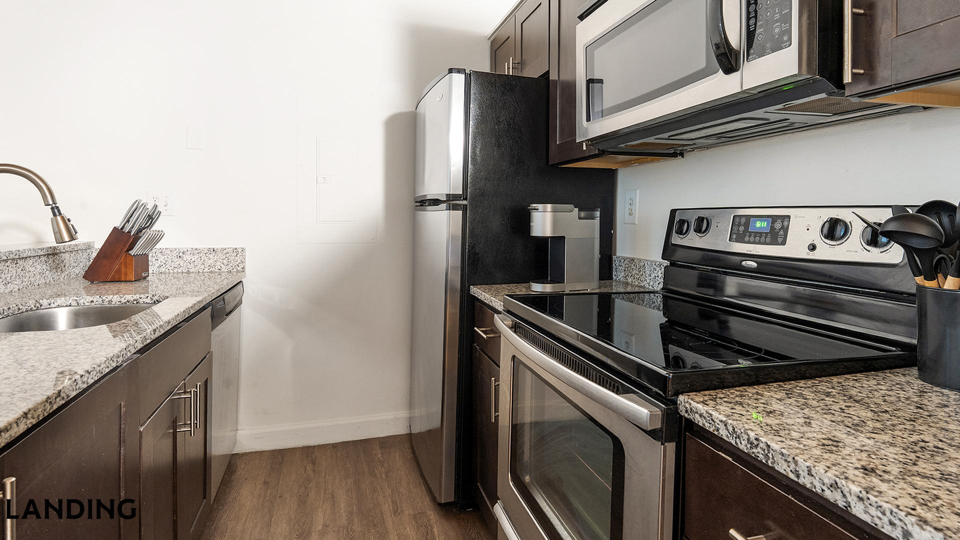 Building Photo - 121 S Fremont Ave