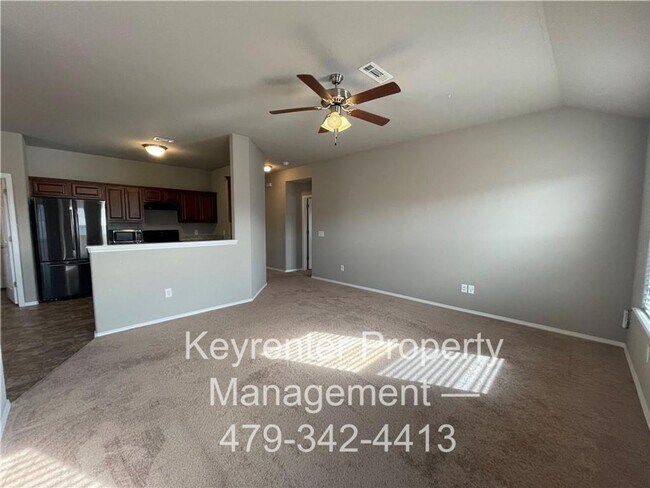 Building Photo - Spacious 3-Bedroom Springdale Home with Fenced Yard