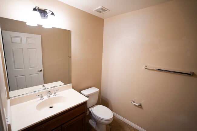 Building Photo - Welcome home to this beautifully designed ...