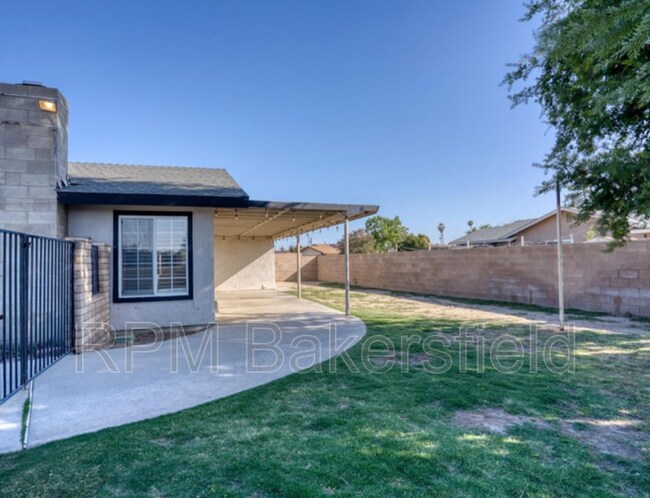 Building Photo - 2851 Van Buren Pl