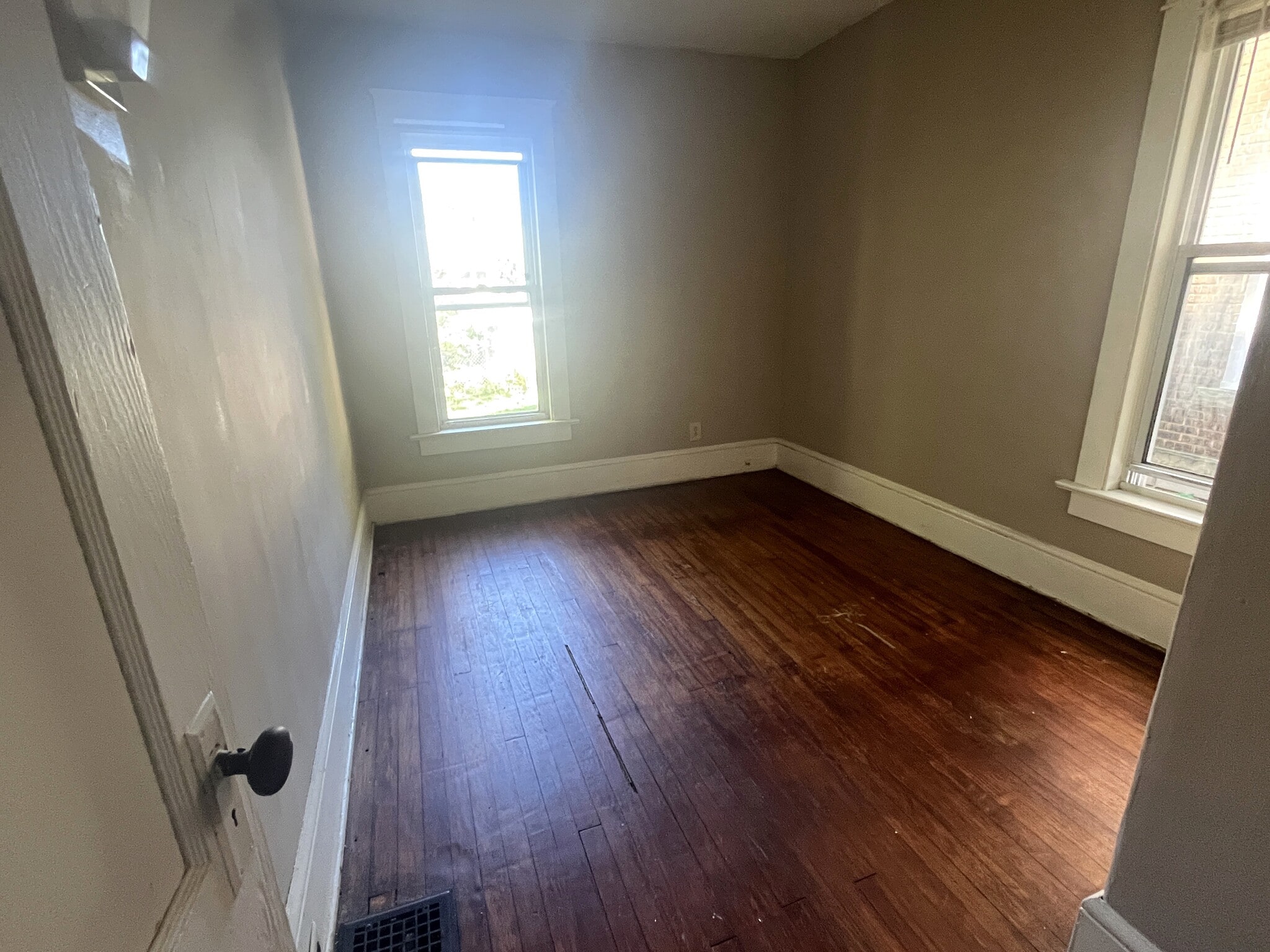 Building Photo - 1158 Brown Ave