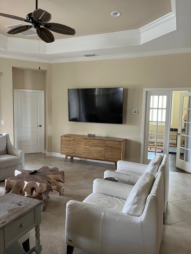 Building Photo - 10812 Trophy Dr