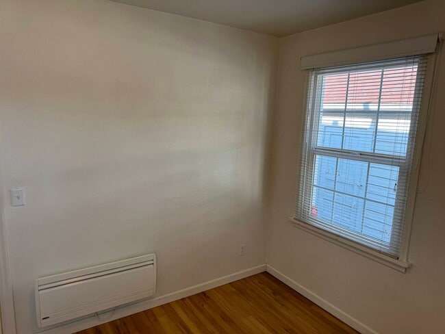 Building Photo - 1 Bedroom Duplex in Downtown Eugene