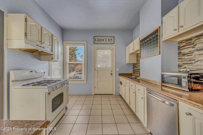 Building Photo - 1701 Monsey Ave