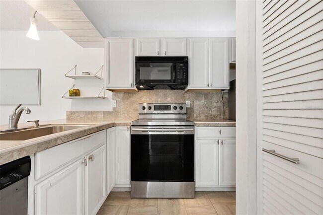 Building Photo - 3223 S Beneva Rd