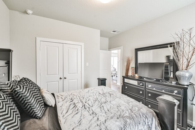 Building Photo - 15775 Cairnwell Bend Dr