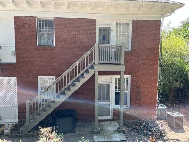 Building Photo - 1168 Orme Cir NE