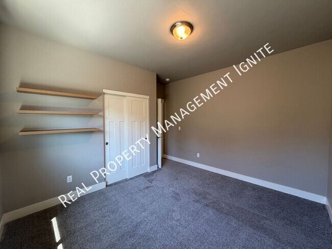 Building Photo - 20531 SE Stanford Pl