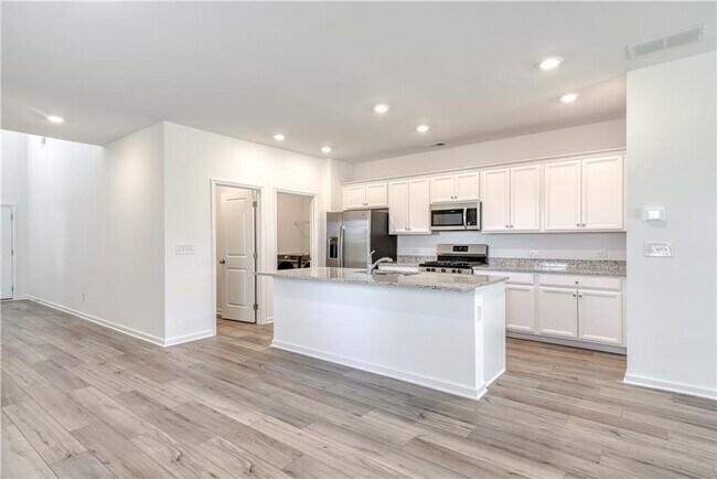 Building Photo - 49 Kestrel Dr