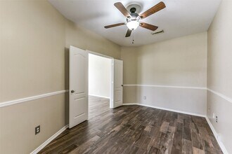 Building Photo - 9127 Willow Crossing Dr