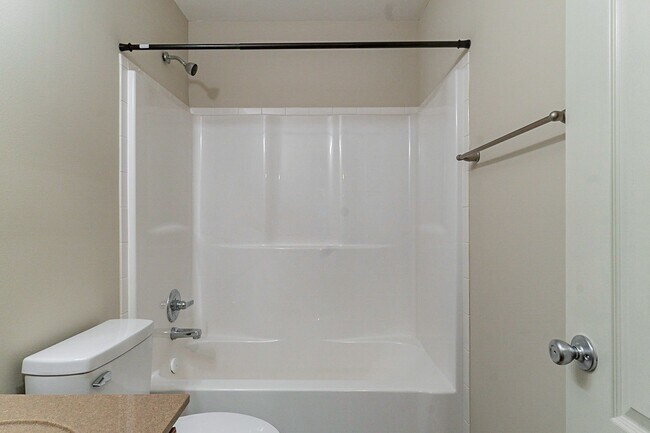 Building Photo - 1101 Ishee Dr