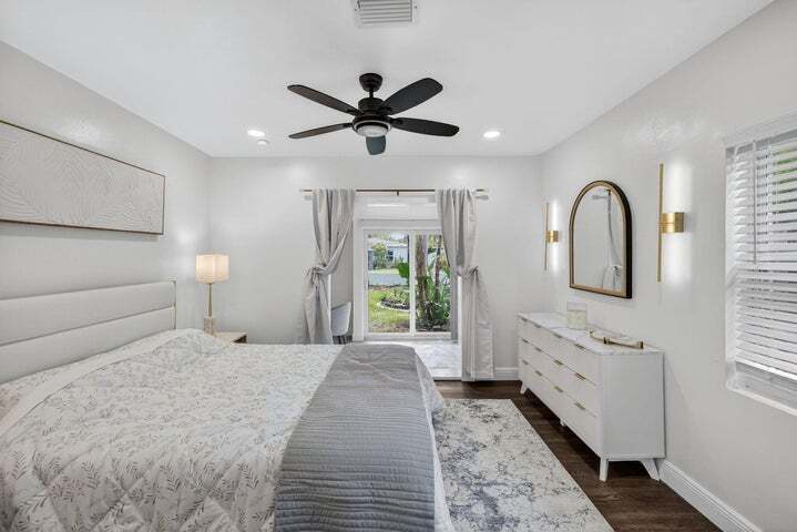 Building Photo - 1317 NE 1st Ave