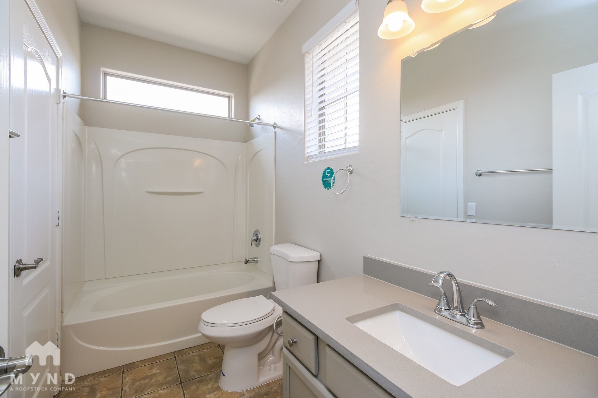 Building Photo - 3851 E Flower St