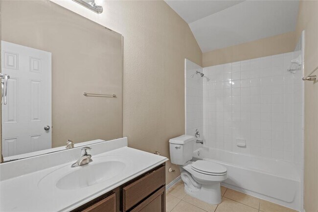 Building Photo - 223 Golden Grain Dr