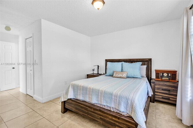 Building Photo - 15680 SW 106th Ln