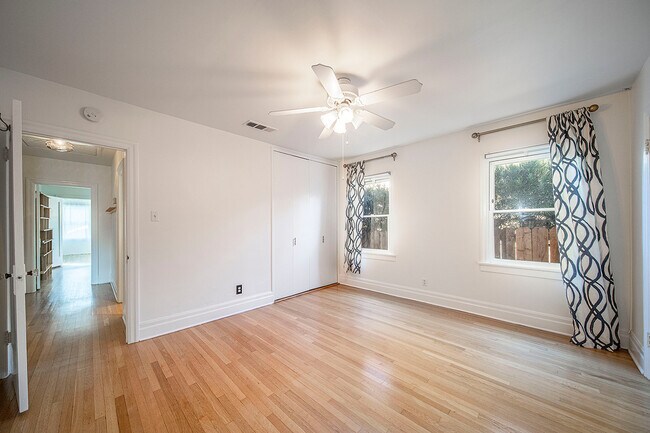 Building Photo - 5123 Townsend Ave
