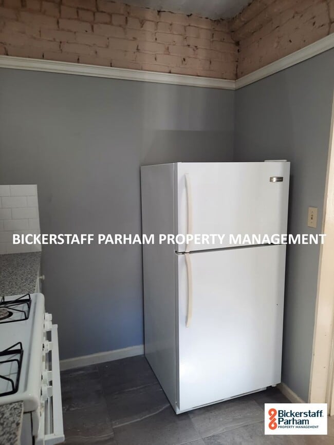 Building Photo - Seventeenth Avenue Multiunit