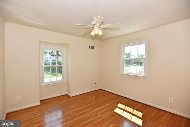 Building Photo - 8702 Victory Ln