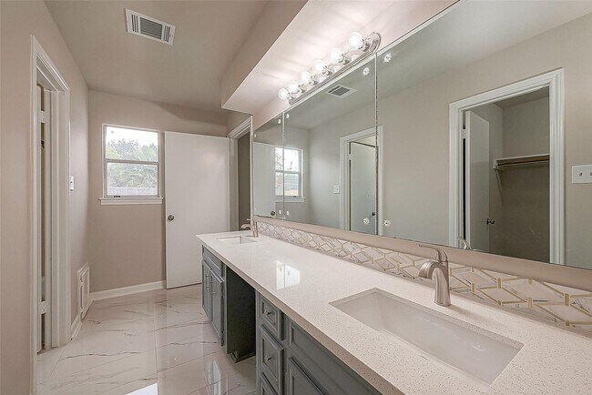 Building Photo - 10811 Villa Lea Ln