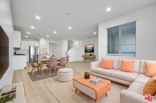 Building Photo - 4102 S Limecrest Paseo