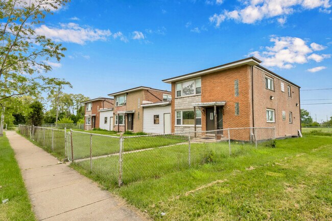 Building Photo - 16048 Halsted St