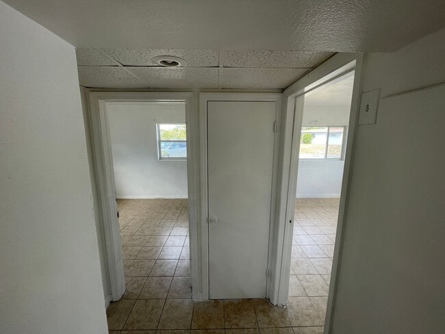 Building Photo - Corner Lot close to US 19