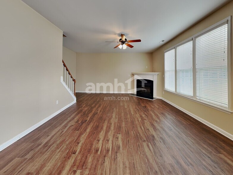 Building Photo - 228 Pearson Pl