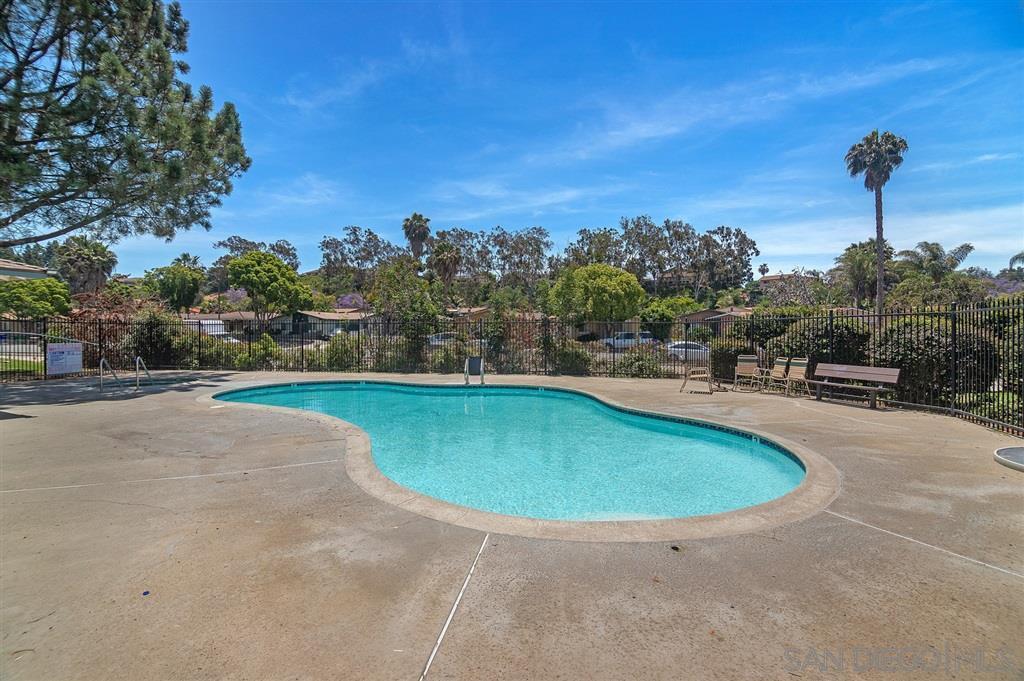 Building Photo - 4243 Tiberon Dr