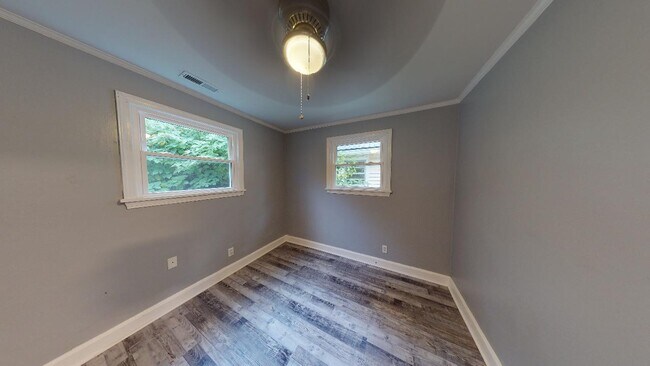 Building Photo - 1619 Bluegrass Ave
