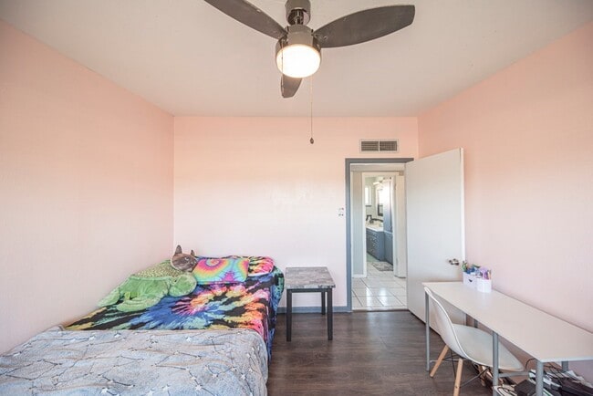 Building Photo - 2901 Nabors Ln