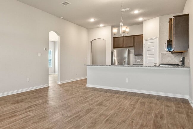 Building Photo - GORGEOUS 3 BEDROOM DUPLEX LOCATED IN CONVERSE, TX!