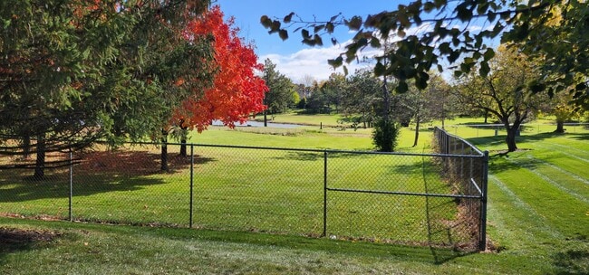 Building Photo - 1911 Windsong Dr