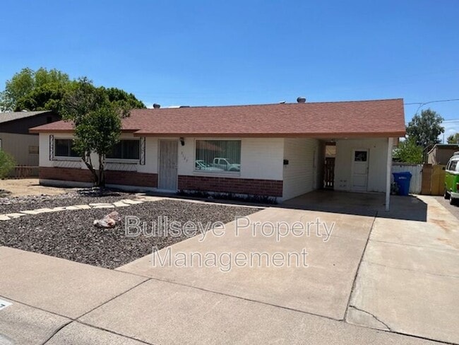 Primary Photo - 3127 W Dahlia Dr
