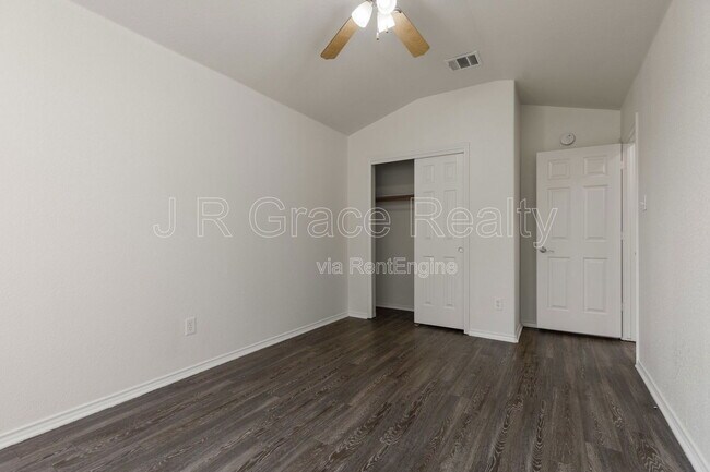 Building Photo - 10017 Barton Creek Dr