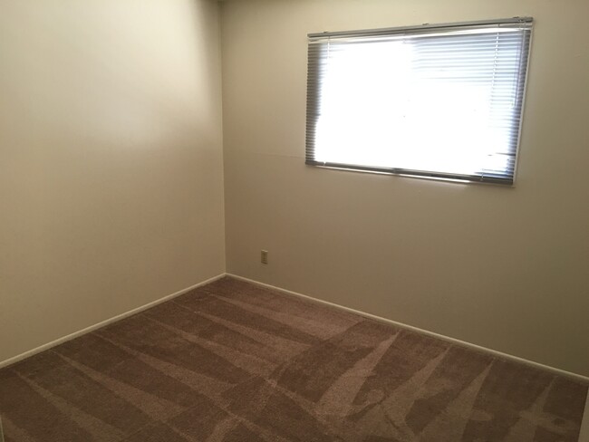 Building Photo - LANDSCAPING INCLUDED Tempe 3 Bed/ 1.75 Bath