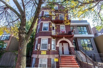 Building Photo - Condo Quality 2bed/1bath GARDEN space in t...