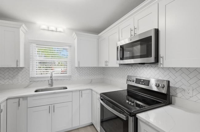 Building Photo - 6300 Flotilla Dr