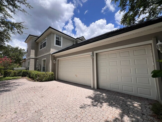 Building Photo - GORGEOUS SINGLE FAMILY HOME - PROPERTY  FU...