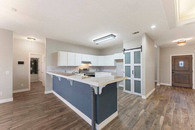 Building Photo - 13942 Longstreet Rd