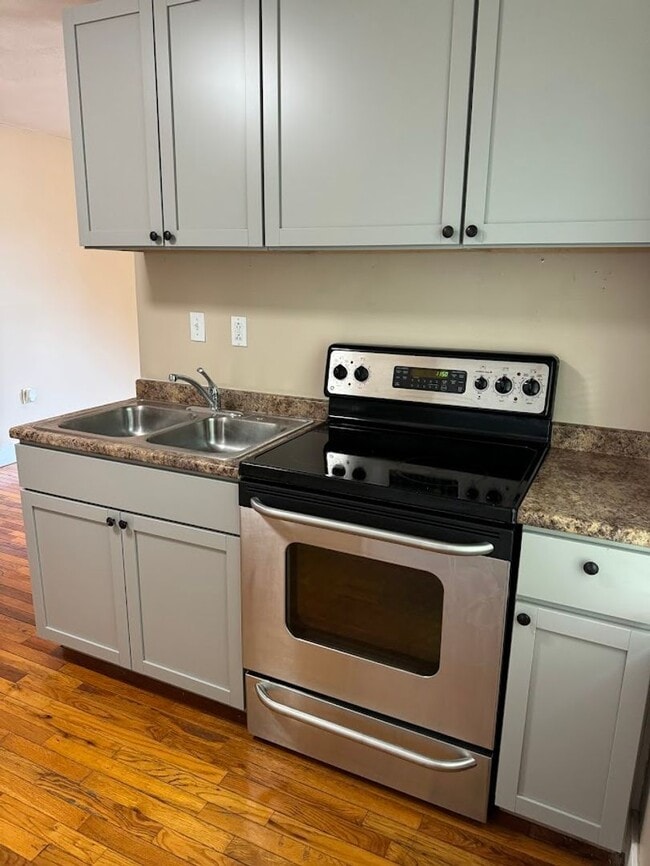 Building Photo - Portsmouth 1 bedroom