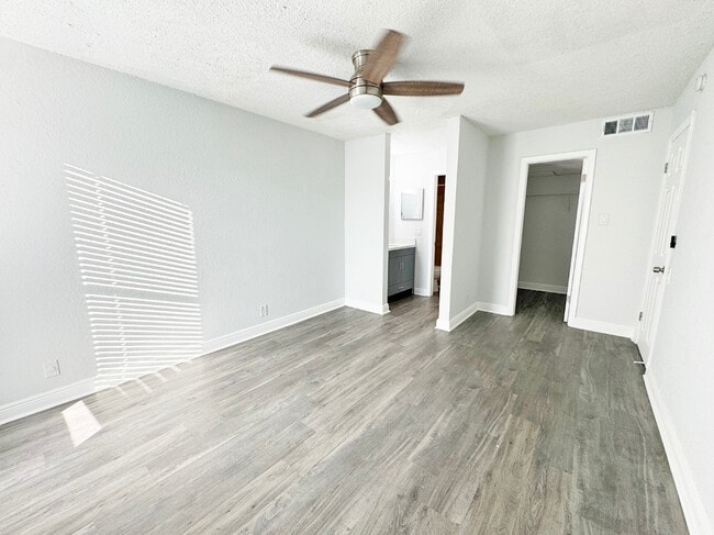 Building Photo - 4501 Treehouse Ln