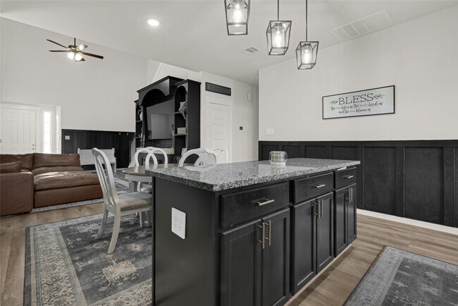 Building Photo - 30260 Kingston Heath Dr