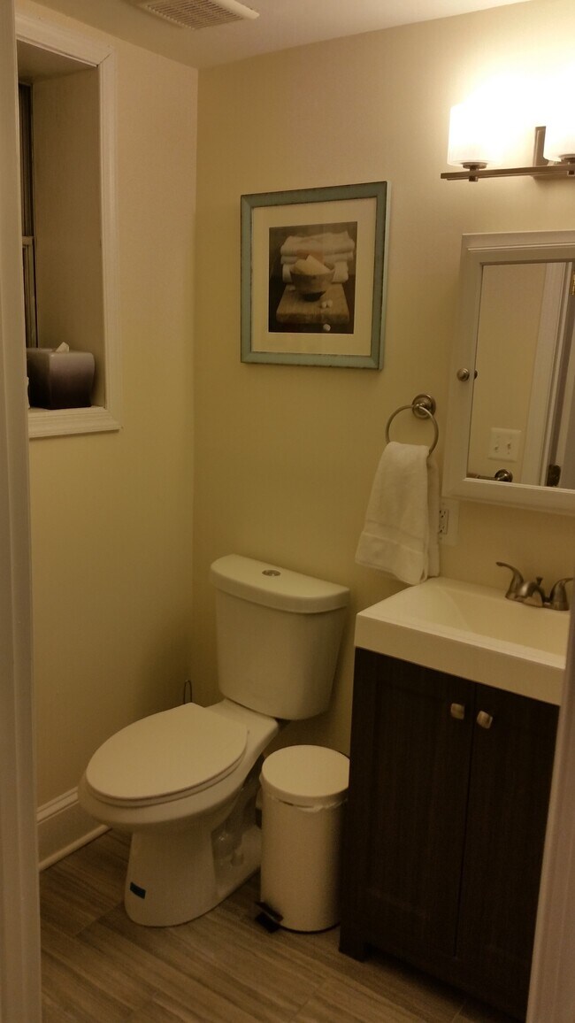 Bathroom - 1641 Irving St NW