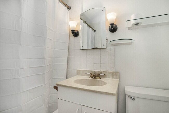 Building Photo - 228 NW 56th St