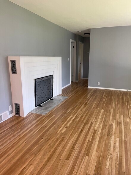 Living room - 1305 5th St S